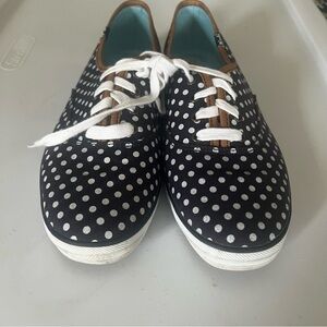 Navy and white polka dot Keds.  EUC.  Size 9.5